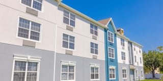 Pelican Lake Apartment Homes Gallery 8