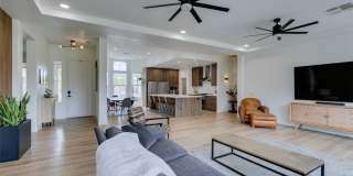 7210 Shallowford Avenue Gallery 8