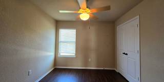 3/2.5/2 Duplex / Easy Access to Highways, Shopping, Restaurants, & Entertainment / Large Fenced in Yard / CISD Gallery 10