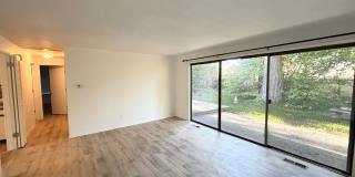 Lovely 2BD, 2BA Home In Lake Oswego with Lake Access!! Gallery 5