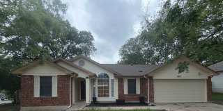 EAST - 3 BED, 2 BATH ( 9 - 10 month lease ) EAST - 3 BED, 2 BATH ( 9 - 10 month lease ) Gallery 1