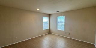 Spacious SW Bakersfield Home! Gallery 9