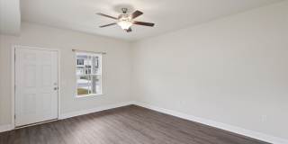 $500 RENT CREDIT | AVAILABLE NOW! (Small Pets Only) Gallery 3
