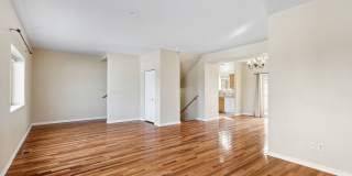 Spacious Sun-filled 3 bed 2.5 Bath Townhouse Gallery 12