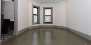3 bed steps from Berklee Gallery 8