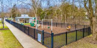 Beautifully maintained 3-bedroom, 2-bath townhome in Nashville’s highly desirable Lennox Village Beautifully maintained 3-bedroom, 2-bath townhome in Nashville’s highly desirable Lennox Village Gallery 43