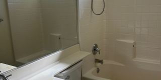 Charming 3 bdrm Crown Hills Home with Spectacular Views Gallery 9