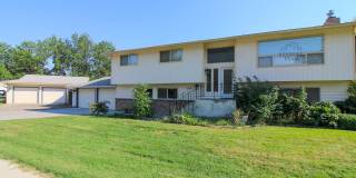 5 Bedroom, 3 Bath Home in Central Kennewick Gallery 1