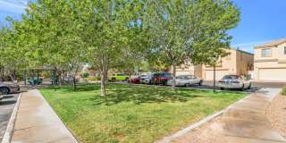 Gated Community Living with Vaulted Ceilings, Loft & Private Courtyard! Gallery 22