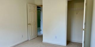 Charming 2 Bedroom/2 Bathroom Apartment Unit in Pond Condos! Gallery 23