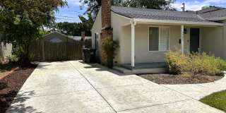 Beautiful 2-Bedroom Home with Large Backyard Beautiful 2-Bedroom Home with Large Backyard Gallery 8