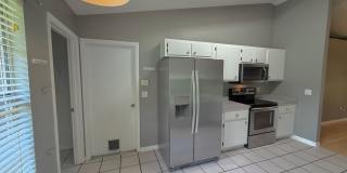 Open Concept 3/2 in Millhopper Station! Gallery 7