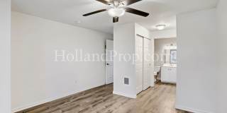 Beautiful 2-Bedroom Condo with a Garage! Gallery 14