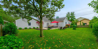 303 Bell Place Gallery 6