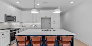 **OFFERING REFUNDABLE APPLICATION FEES & $200 MOVE IN PROMOTION** New Construction 3BD, 3.5BA End-Unit Raleigh Townhome with a Large Upstairs Bonus Room & Full Bathroom Inside the Beltline Near Lake J Gallery 11