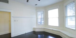 834 East University Avenue - House Gallery 8