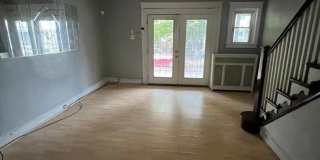Remodeled Front Porch Home - Frankford Gallery 5