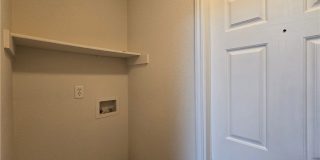 5705 Mandalay Gallery 15