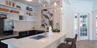 Alister Quincy Gallery 17