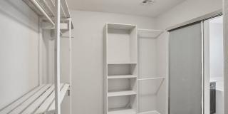 4 Bedroom, 3 Den West Side Home Gallery 25
