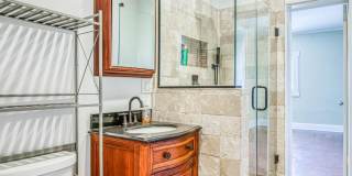 1701 ELM Street Gallery 43