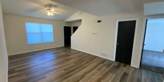 4 Bedroom newly remodeled Duplex Gallery 3