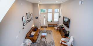 1815 INGERSOLL Street Gallery 12