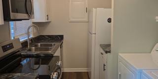 2BD/1.5 BA Townhome - Available July 31st Recently Renovated Gallery 1
