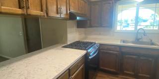 Spacious home in Northeast Hanford, central air, quiet cul-de-sac lot! Gallery 7