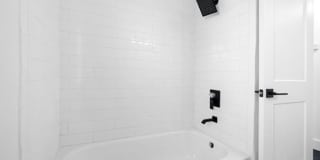 Royal Oakland Apartments Gallery 12