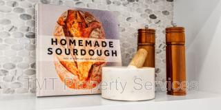 9001 Ventura Street Gallery 26