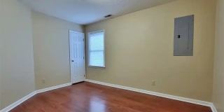 5532 NE Robmont Drive Gallery 10