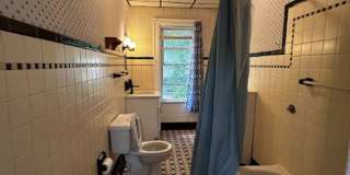 1638 Sanderson Avenue Gallery 36