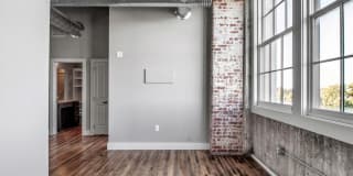 Crescendo Gallery 24