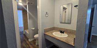 716 N 11th Street Gallery 14