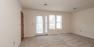 Walk to UC & UC Medical | 1BR/2BR Apartments Gallery 38