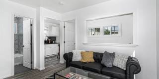 4263 1/2 33rd Street Gallery 1