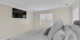 502 Brighton Avenue Gallery 40