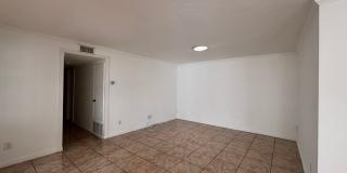 Charming 2-Bedroom Home with 2-Car Garage in Chula Vista Gallery 8