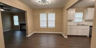 Newly Remodeled 2 Bedroom-1 Bath House Gallery 3