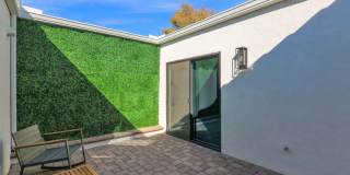 7629 N VIA DE LOS NINOS -- Gallery 21