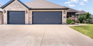 1100 Huntleigh Drive Gallery 1