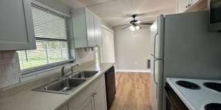 Updated 3 bedroom w/ Large Yard Gallery 8
