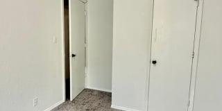 Curb appeal w/3BD 1.5Ba Ranch/Garage/Lrg Yrd Gallery 12