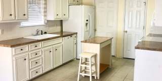 Fantastic 3/2/2 located in South Lubbock! Preleasing for JULY 1st!! Gallery 15