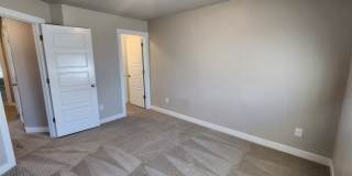 $2,000 OFF 4-bed, 3.5-bath Townhome Available Now! Gallery 14