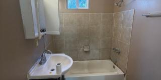 Charming 4bdrm/1.5bth Home Located in Richmond's North Highland Park w/Balcony!! Gallery 35