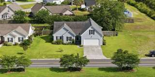 Beautiful 3 bd/ 2.5 house with Renovated Kitchen Gallery 46