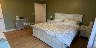 4 Bed/3.5 Bath, 3306 Sqft - 10074 E Lake Dr. Gallery 22