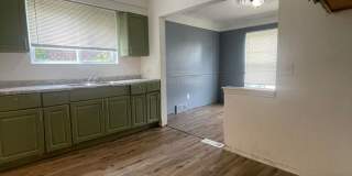 Beautifully Updated 3-Bedroom Bungalow-Ready for Move-In Gallery 9
